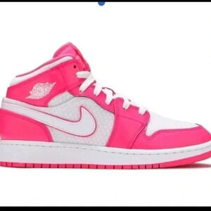 Nike AIR JORDAN 1 MID GS 'HYPER PINK' in size 1.5Y